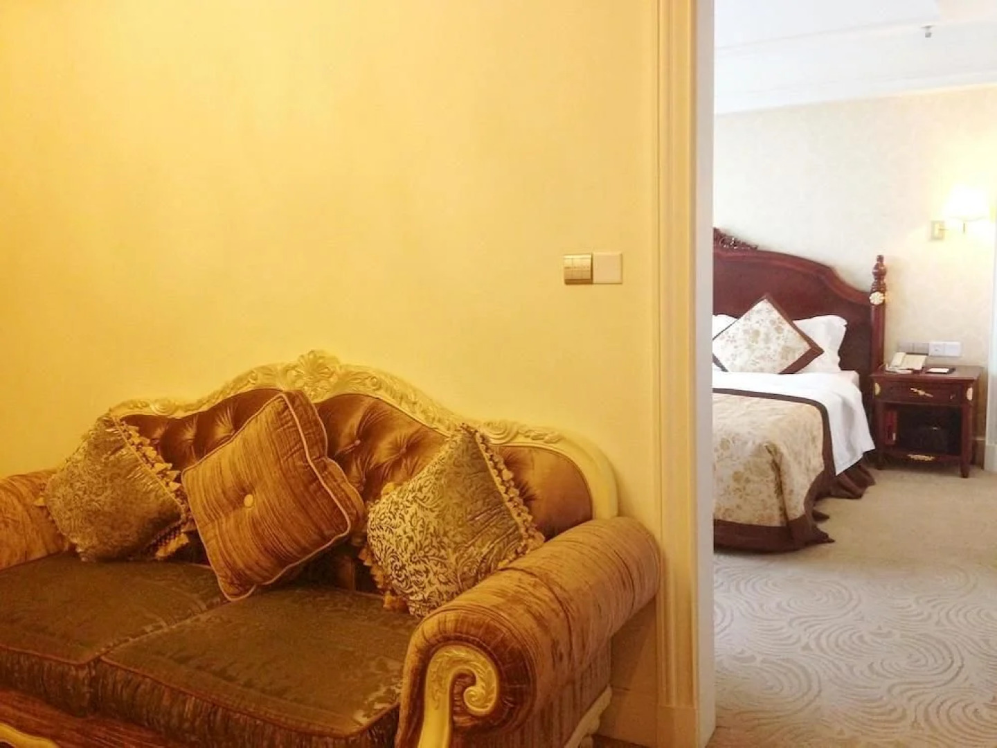 Golden Plaza International Hotel