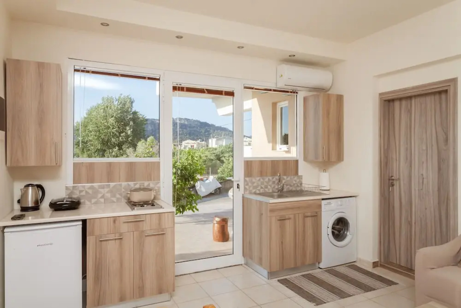 Artemis Fani Apartments