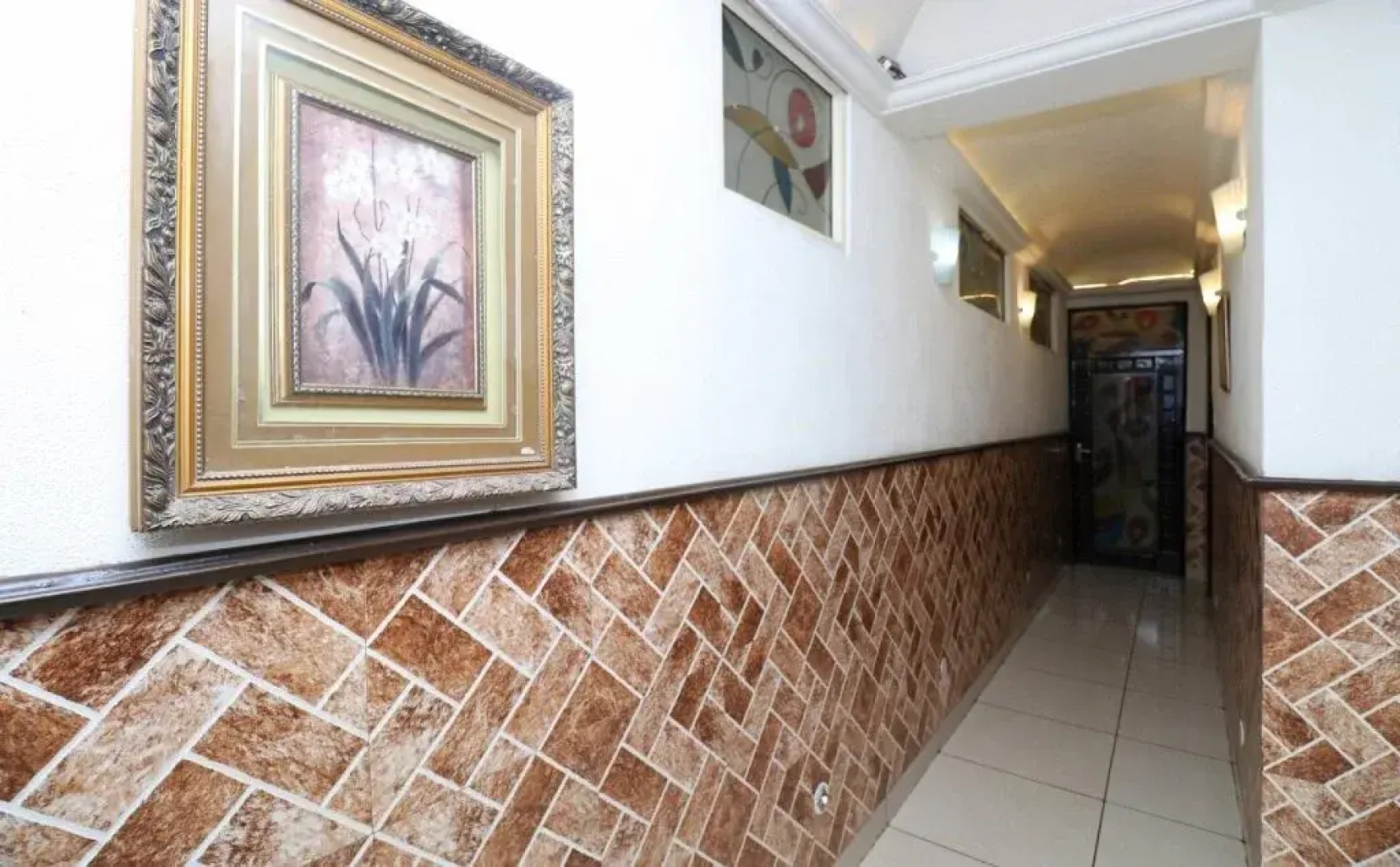 Hotel Saket By OYO Rooms