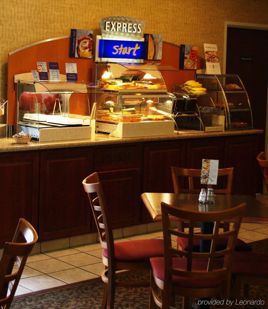 Muncie Place Hotel & Suites