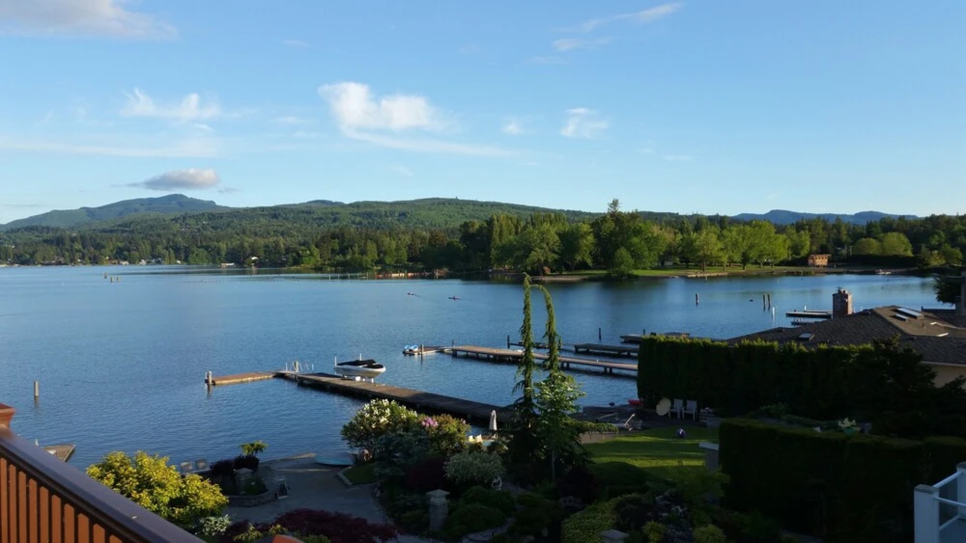 Silver Beach Lakeside Suite - One Bedroom Apartment