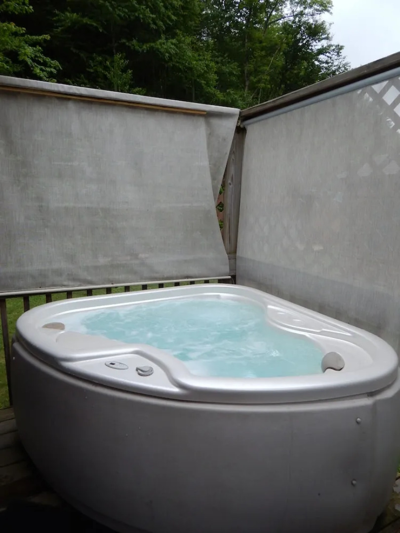 Riverside Log Cabins