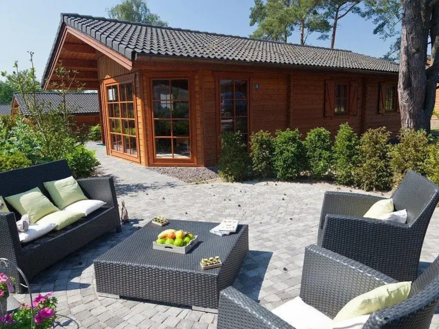 Wooden Chalet With Terrace and Microwave