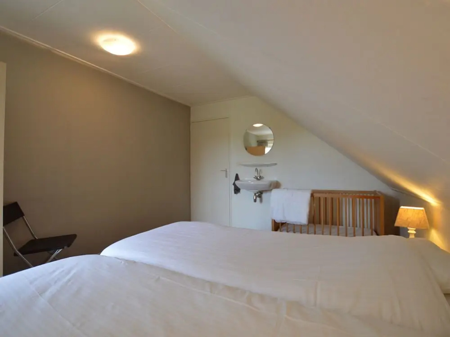 Beautiful Farmhouse in Baarschot near Forest