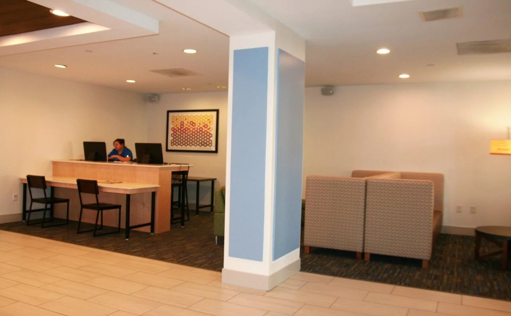 Holiday Inn Express Hotel & Suites Tampa-Anderson Rd/Veteran by IHG