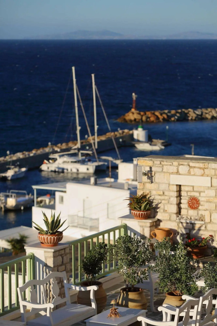 Villa Isabella Studios & Suites