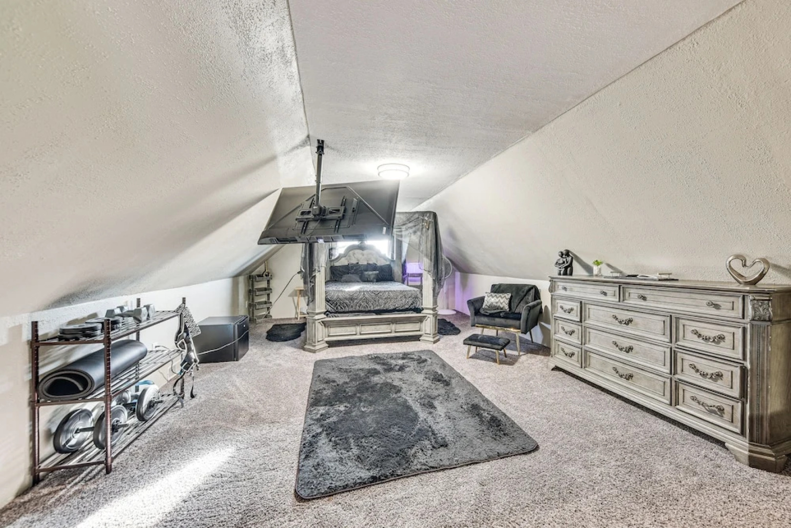 Milwaukee Vacation Rental ~ 7 Mi to Lake Michigan