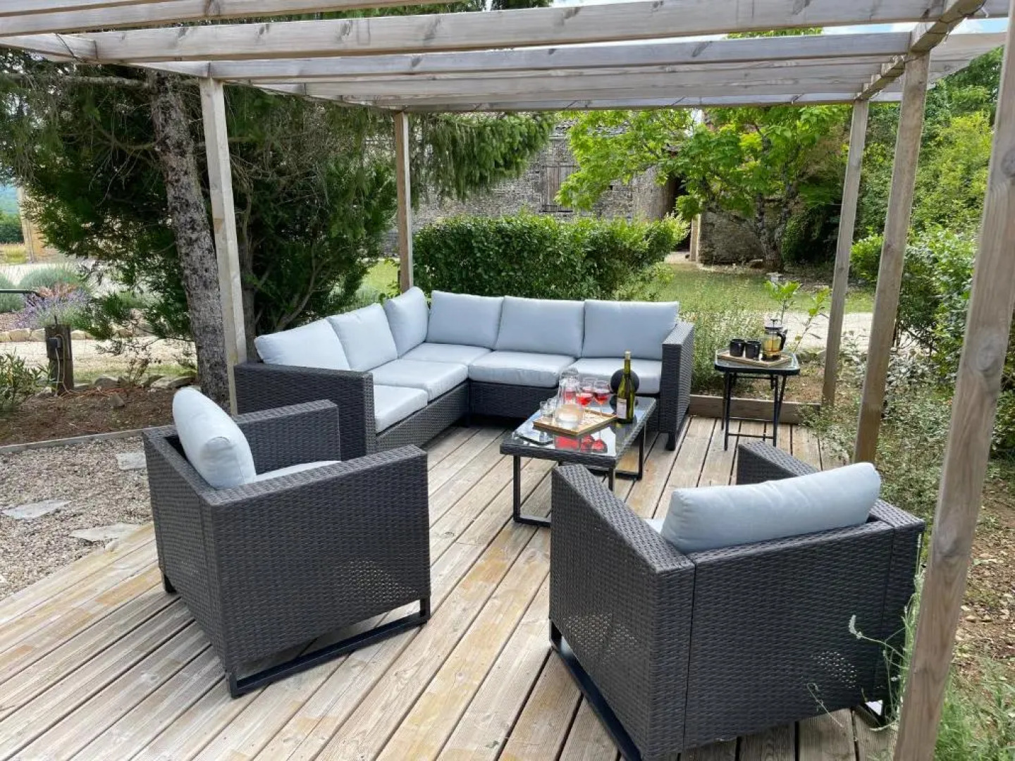 Beautiful 4 bedroom country cottage sleeps 7