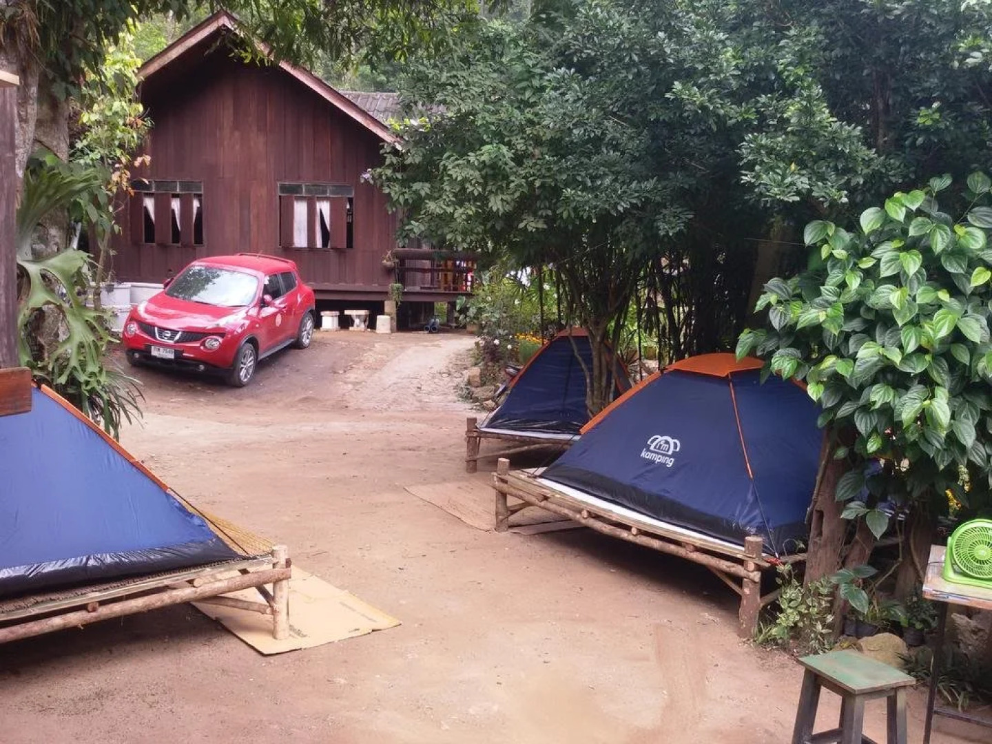 清迈湄康蓬胡安伯格哈格酒店(Maekampong Huean Bog Hug Chiangmai)