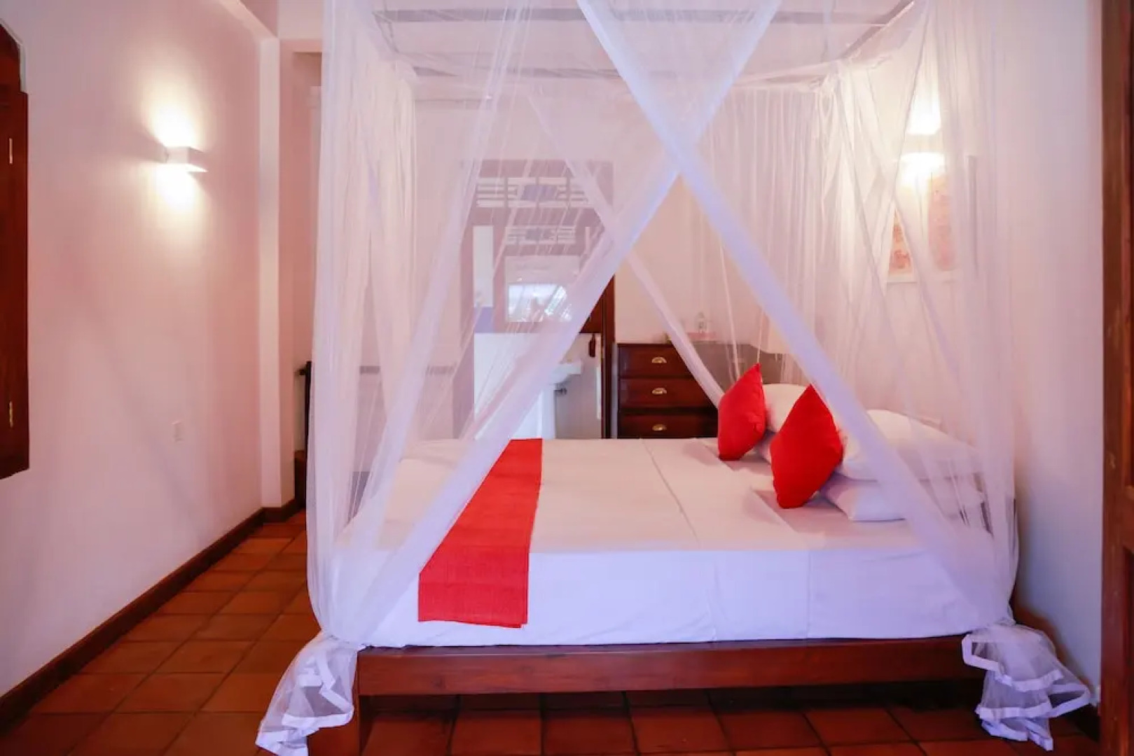 South Point Cottage - Whole Villa 3 Bedrooms (Sleeps 6)