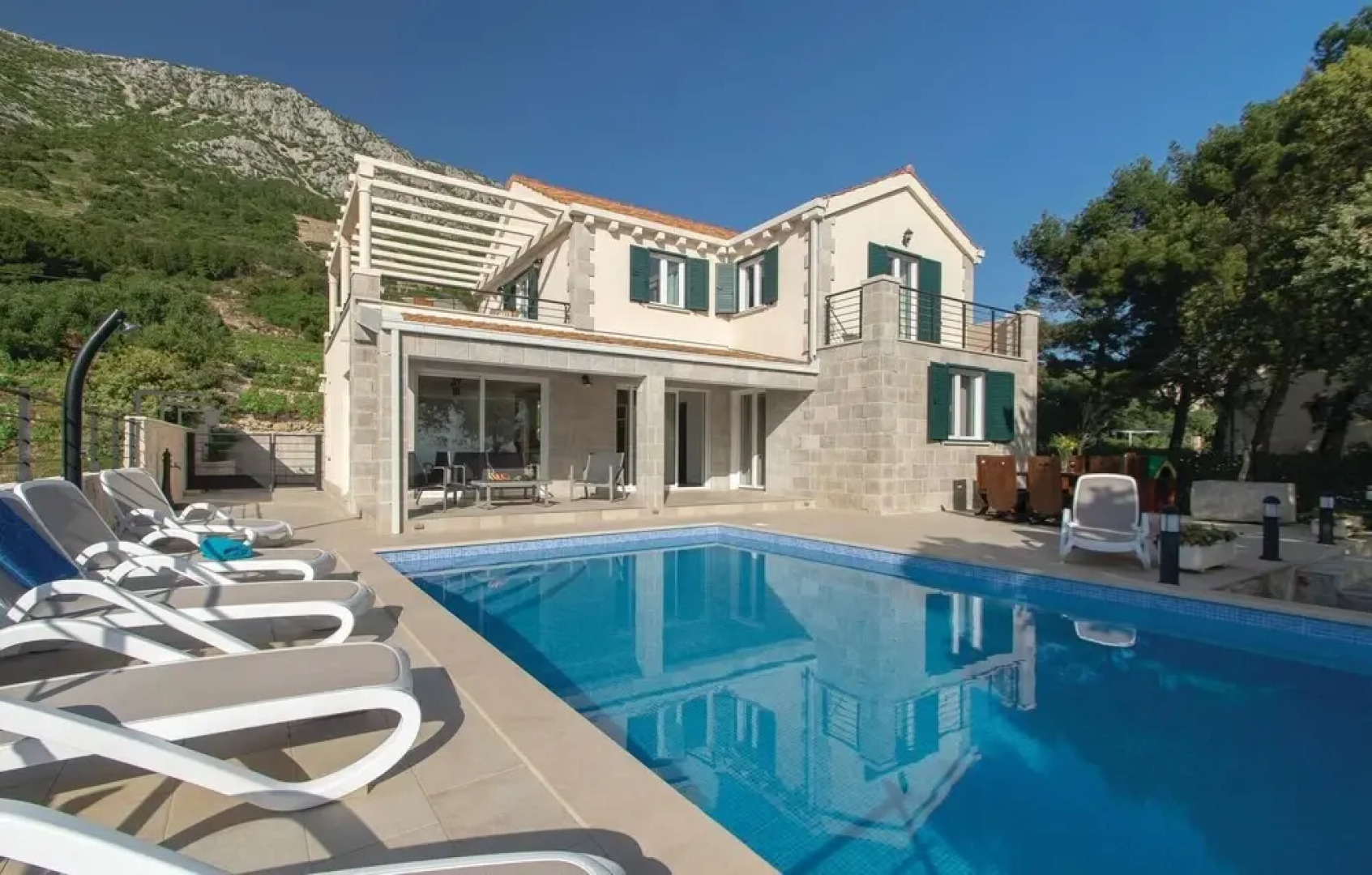 Beautiful Home in Dingac With Wifi and 3 Bedrooms