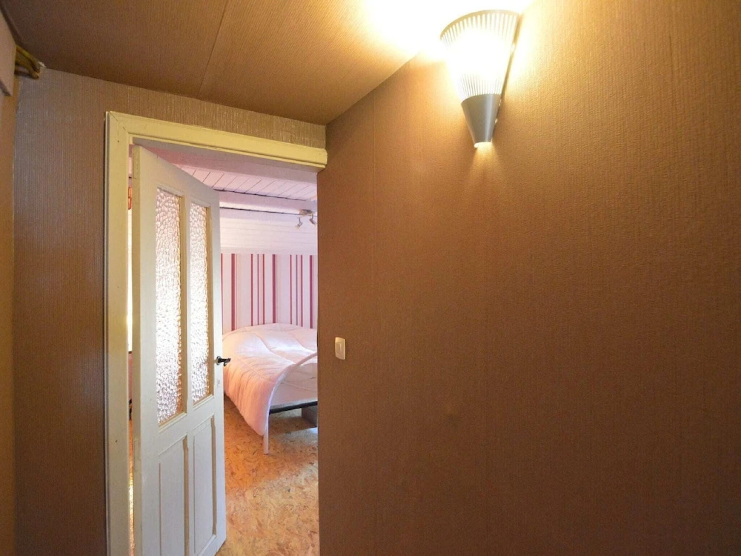 Cottage With Covered Swimming Pool, in a Quiet Location, Less Than 10km From La Roche