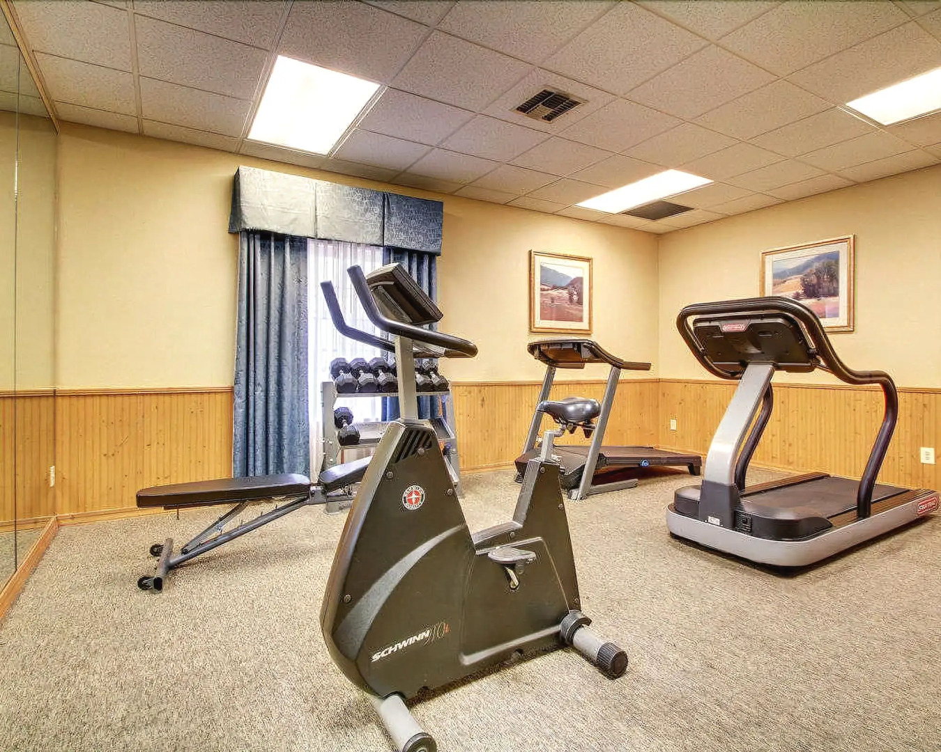 Howard Johnson by Wyndham Hattiesburg