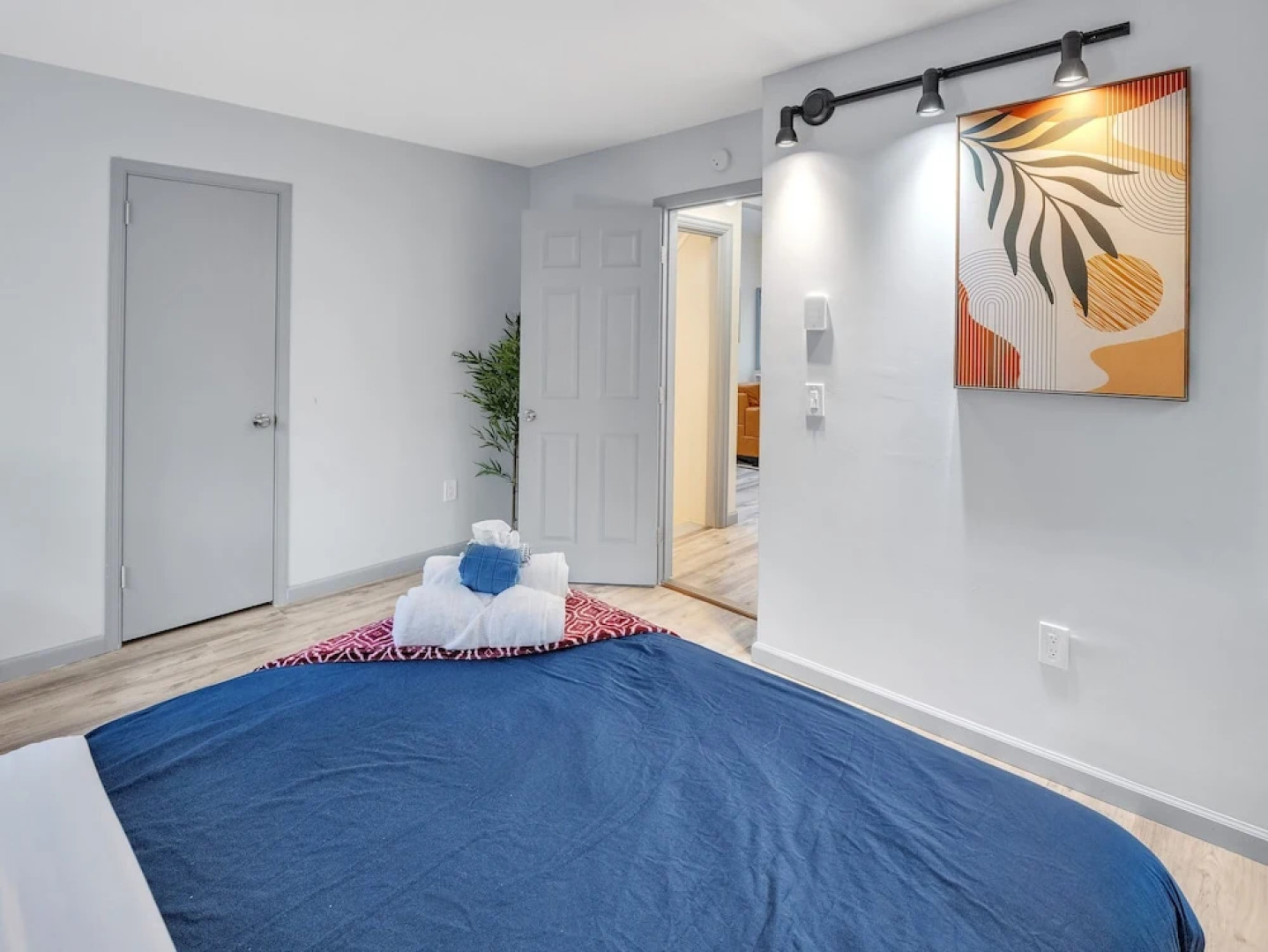 Pocono Escape - Cozy 5br - Sauna-billiard 5 Bedroom Home by RedAwning