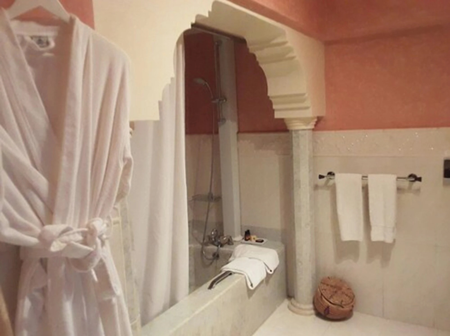 Domaine de la Roseraie Resort