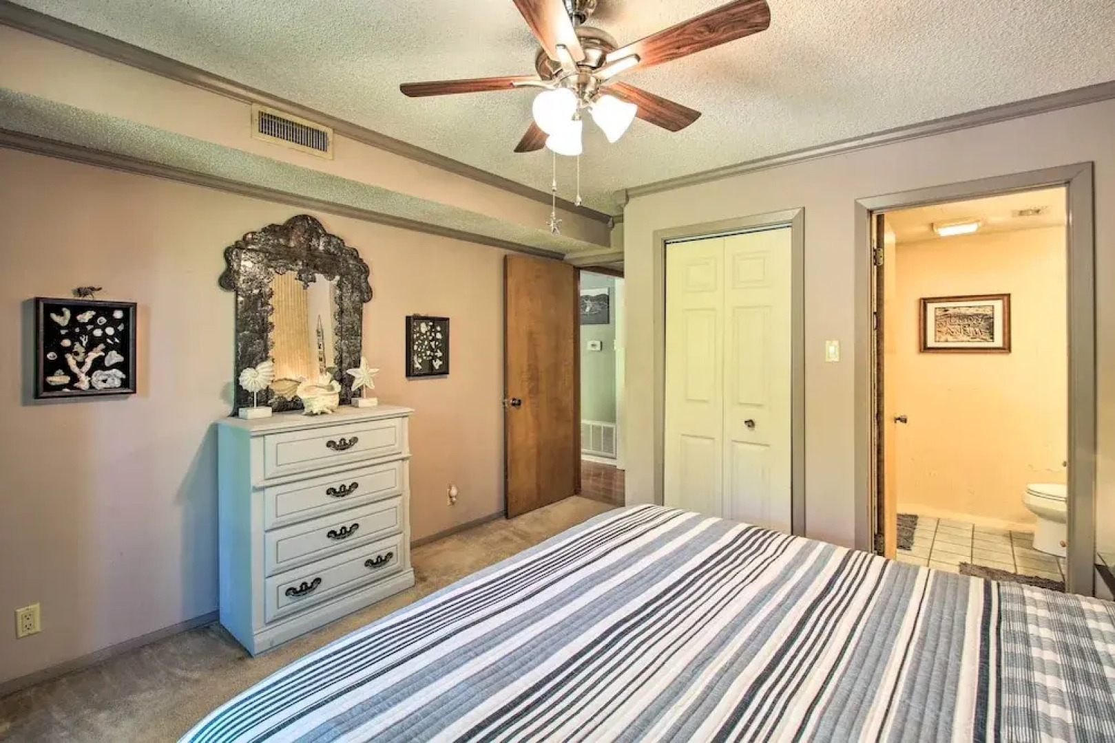 Mount Ida Condo w/ Balcony + Resort Amenities