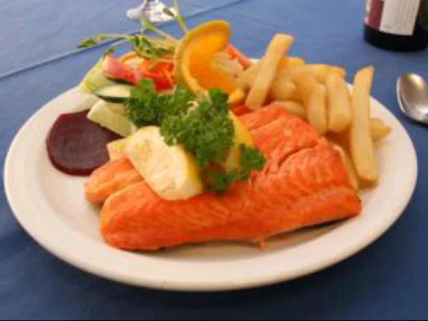 Regatta Point Tavern & Holiday Villas