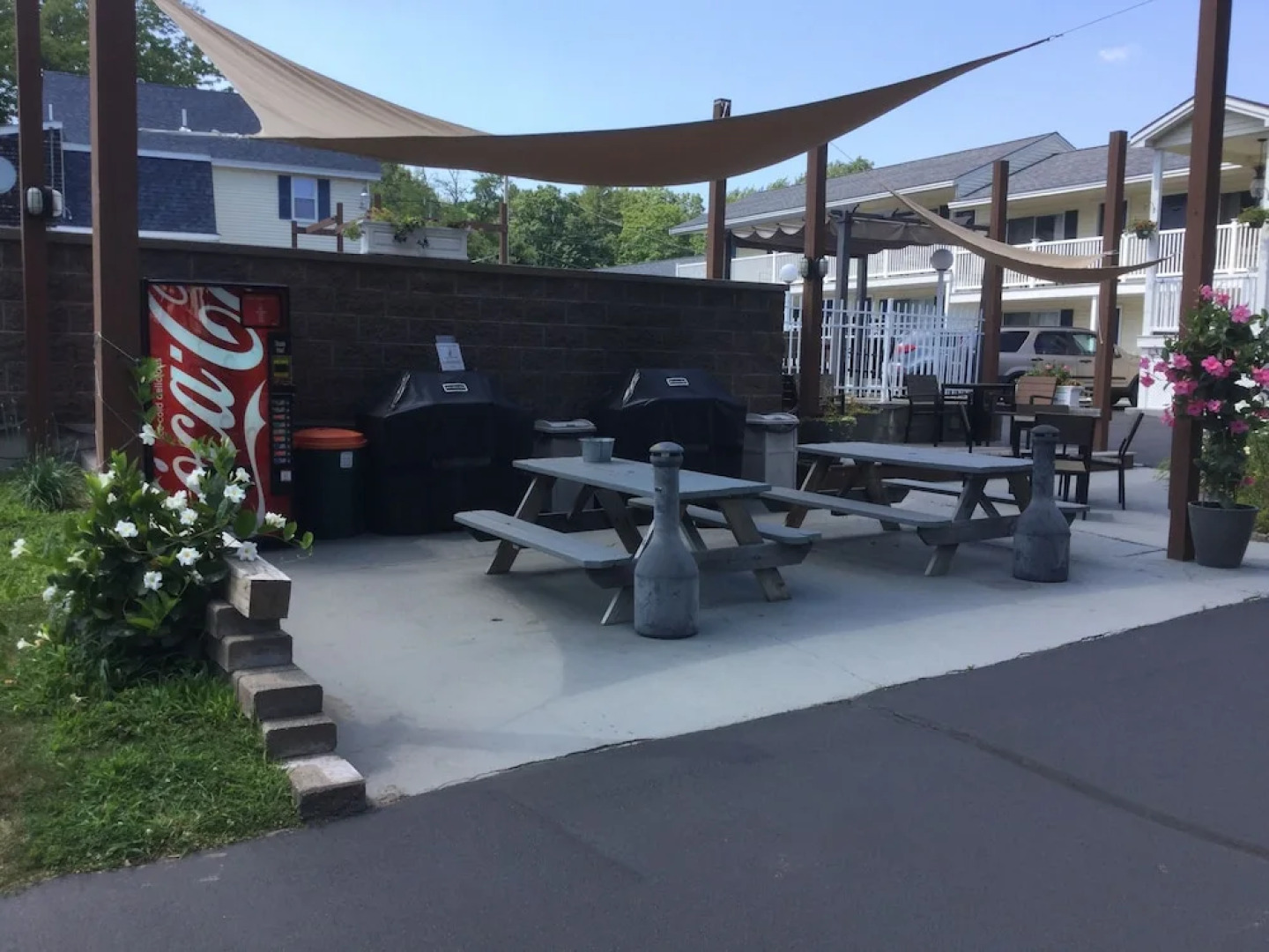 Footbridge Beach Motel