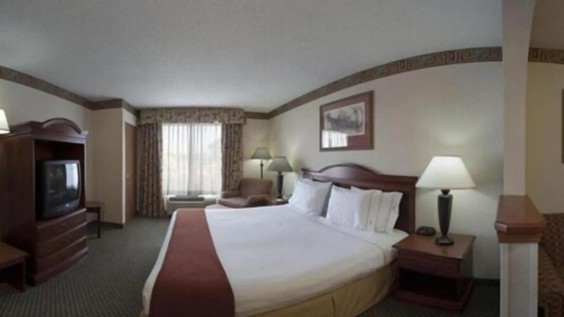Holiday Inn Express Hotel & Suites FOREST