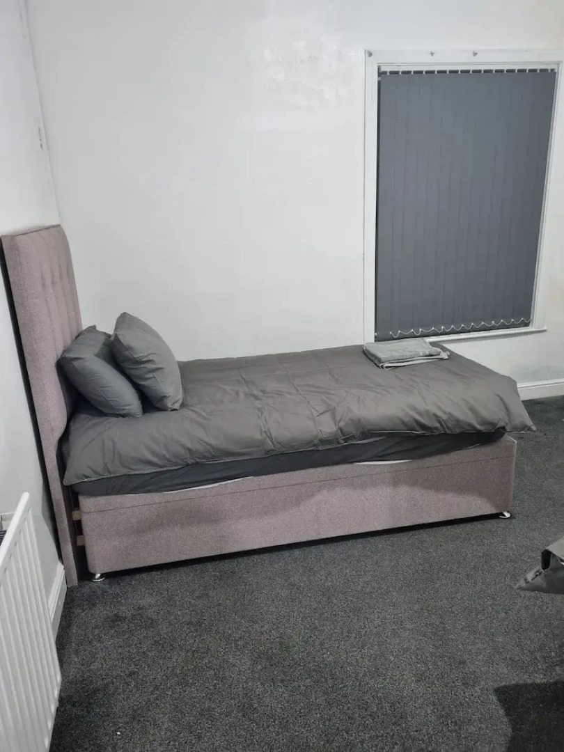 Lovely 2-bed House in Smethwick, Birmingham tn