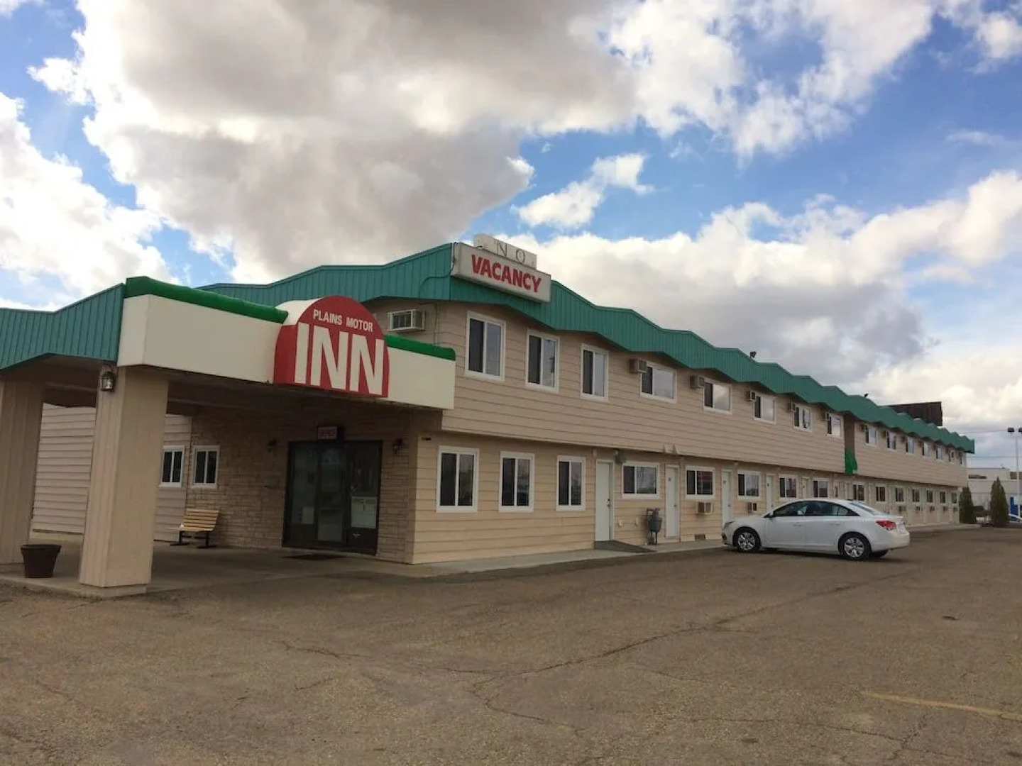 Plains Motor Inn