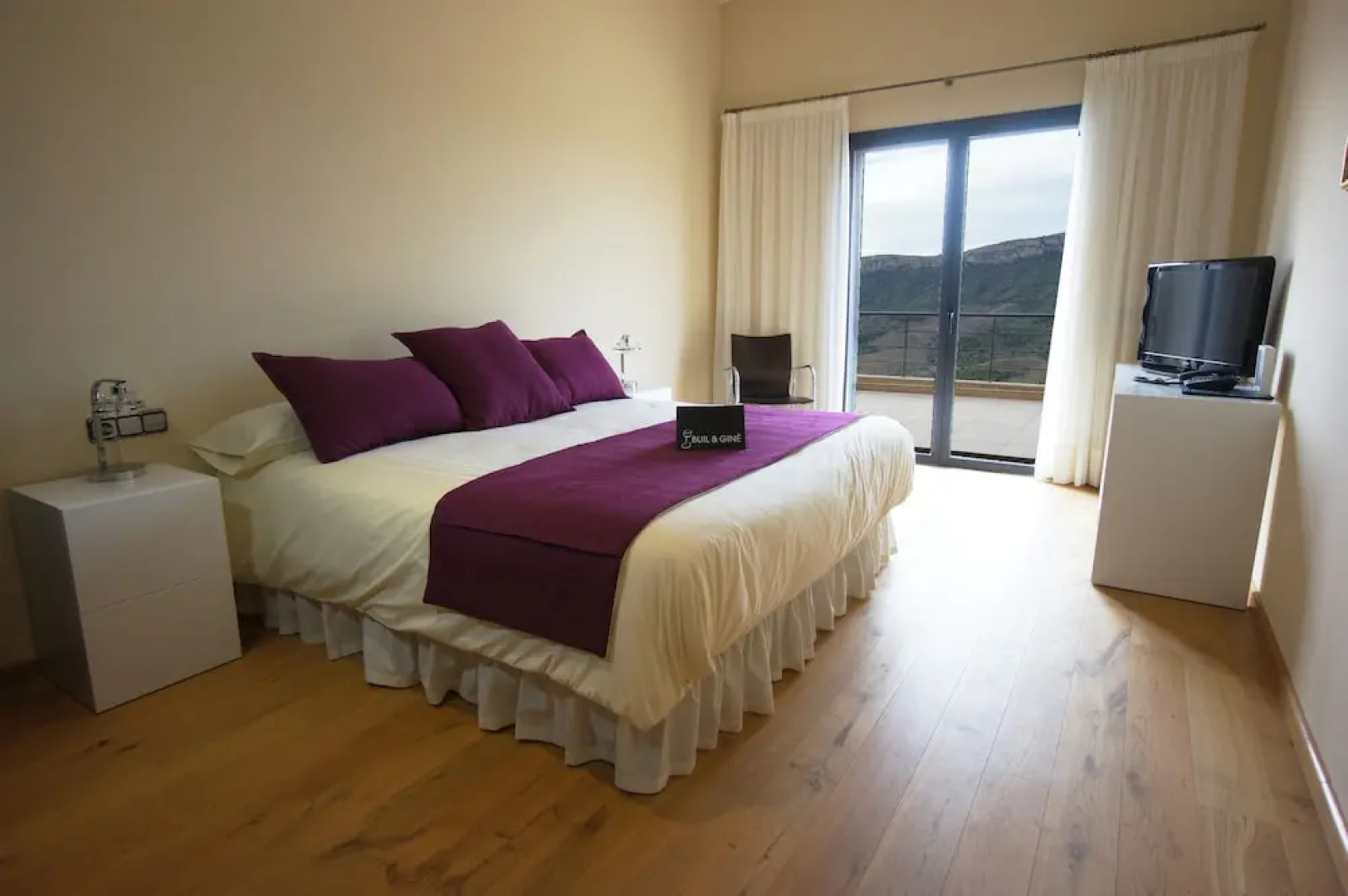 Buil & Gine Wine Hotel