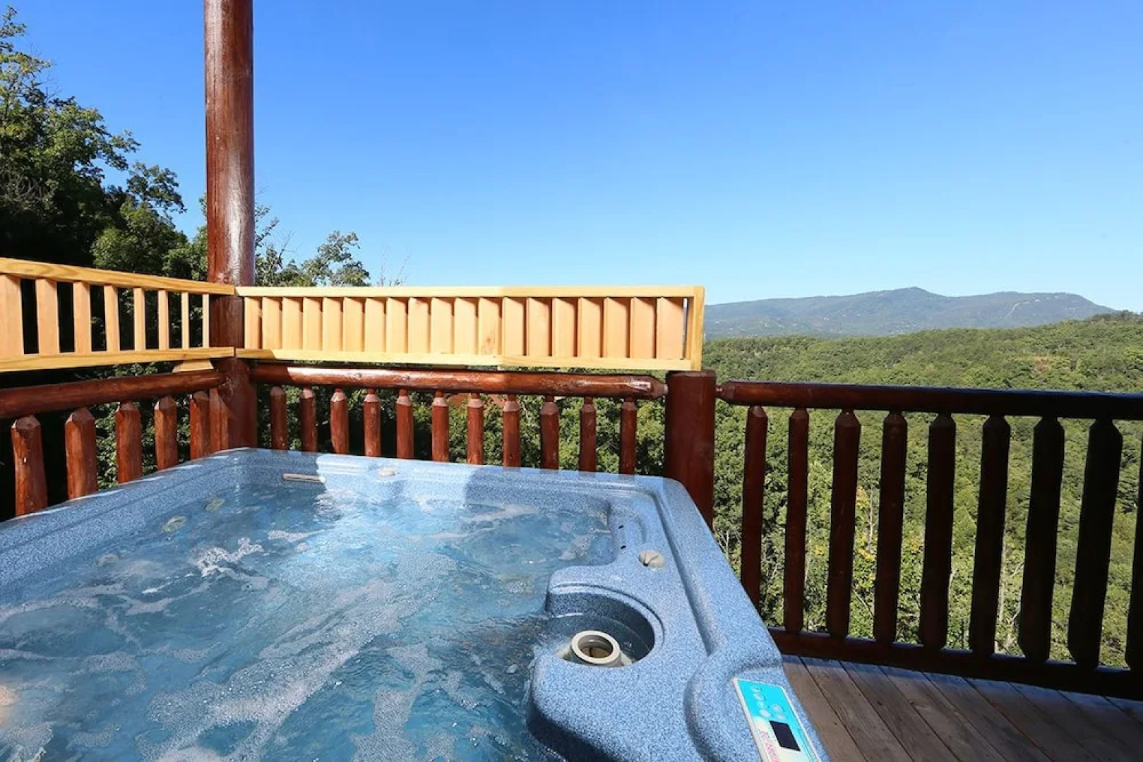 Picture Perfect 7 Br cabin by RedAwning