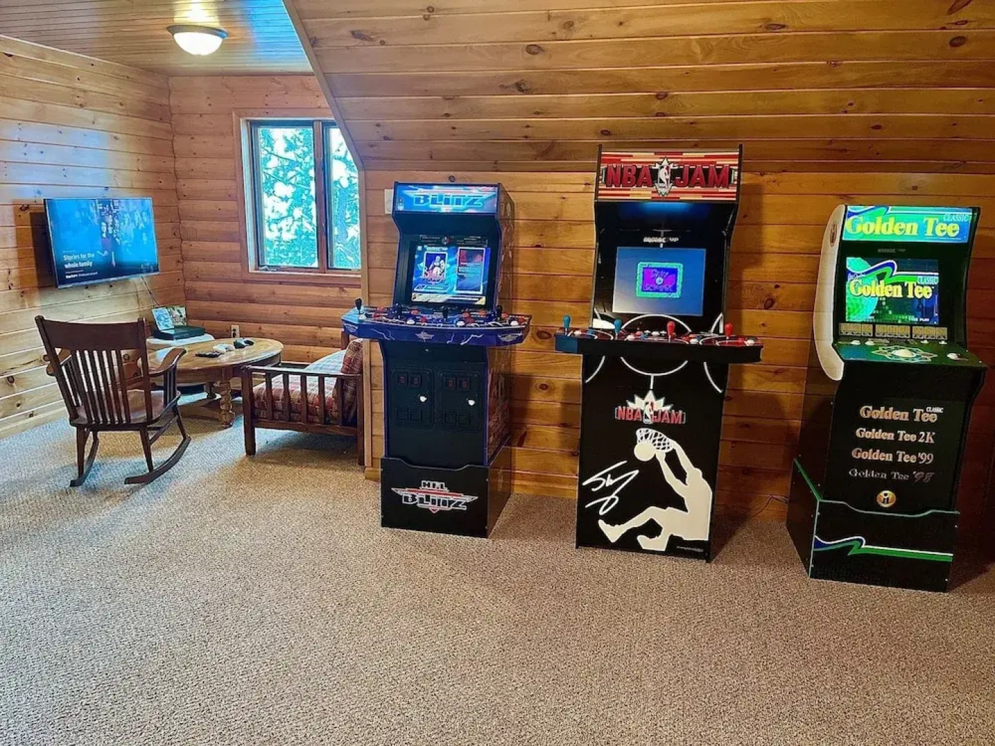 Majestic Moose Lodge 5 Bedroom Home by RedAwning