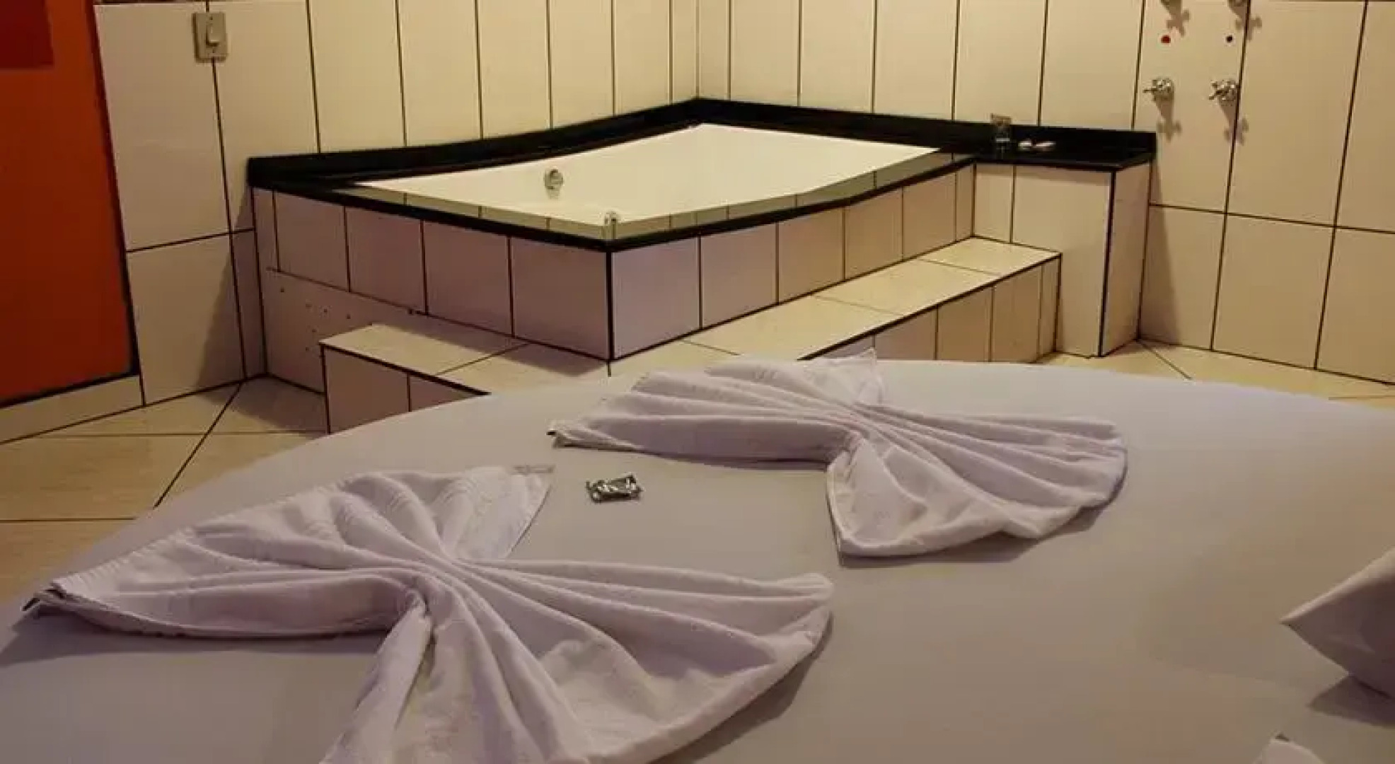 H Motel - Adults Only