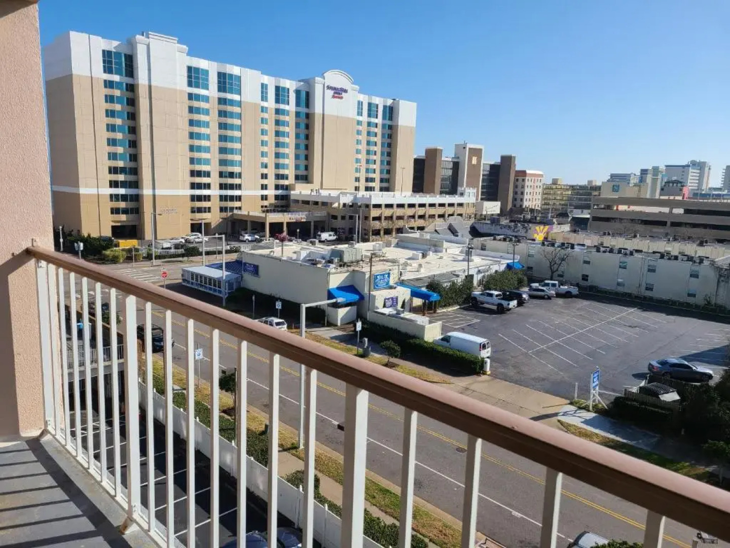 Red Roof PLUS+ & Suites Virginia Beach – Seaside