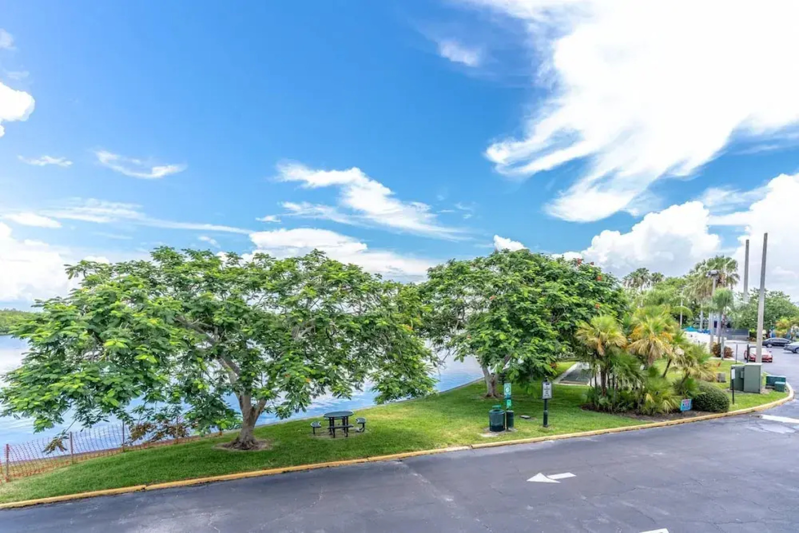 201 Little Harbor Inn