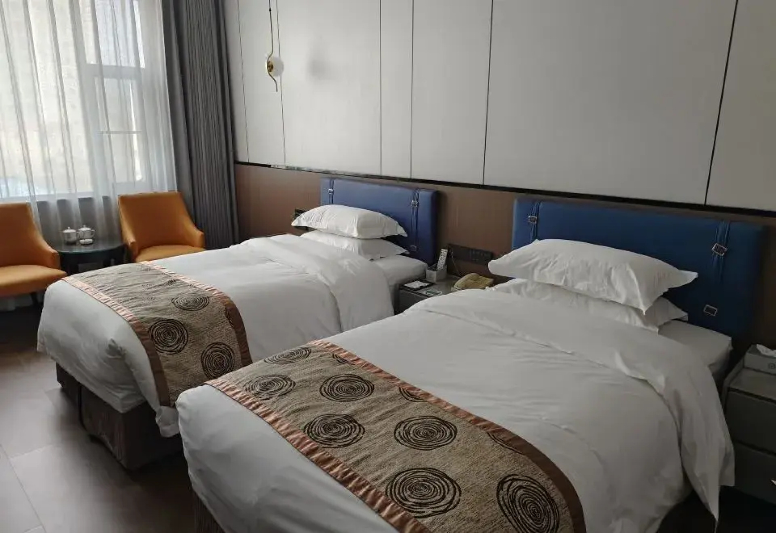 Baiyin Renan Hotel