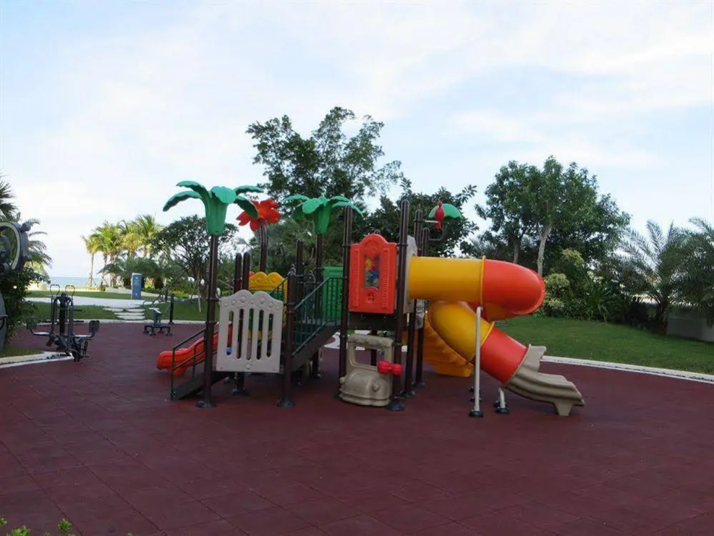 Reclusive Life Phoenix Island