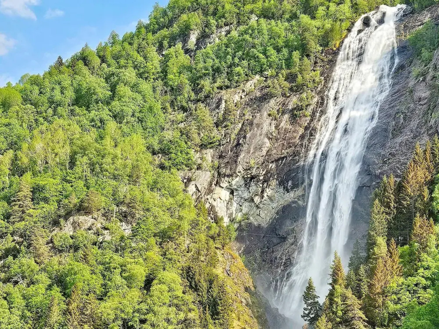 6 Person Holiday Home in Leikanger