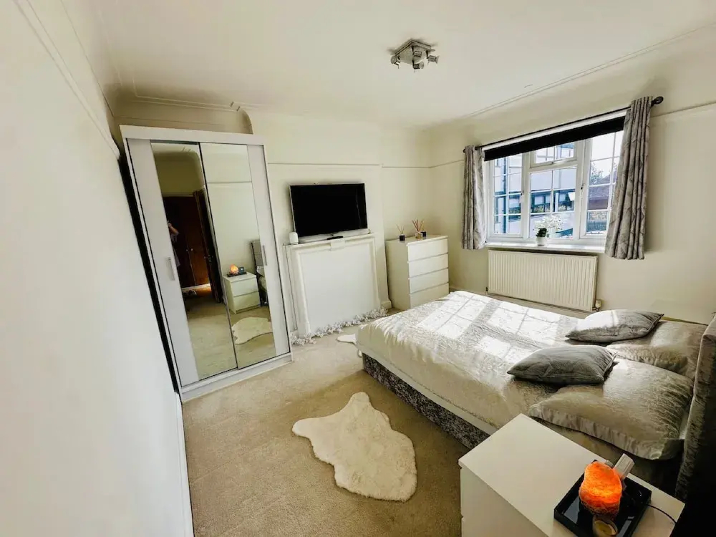 Gerrardscross-sleeps4-parking-petfriendly-wembley