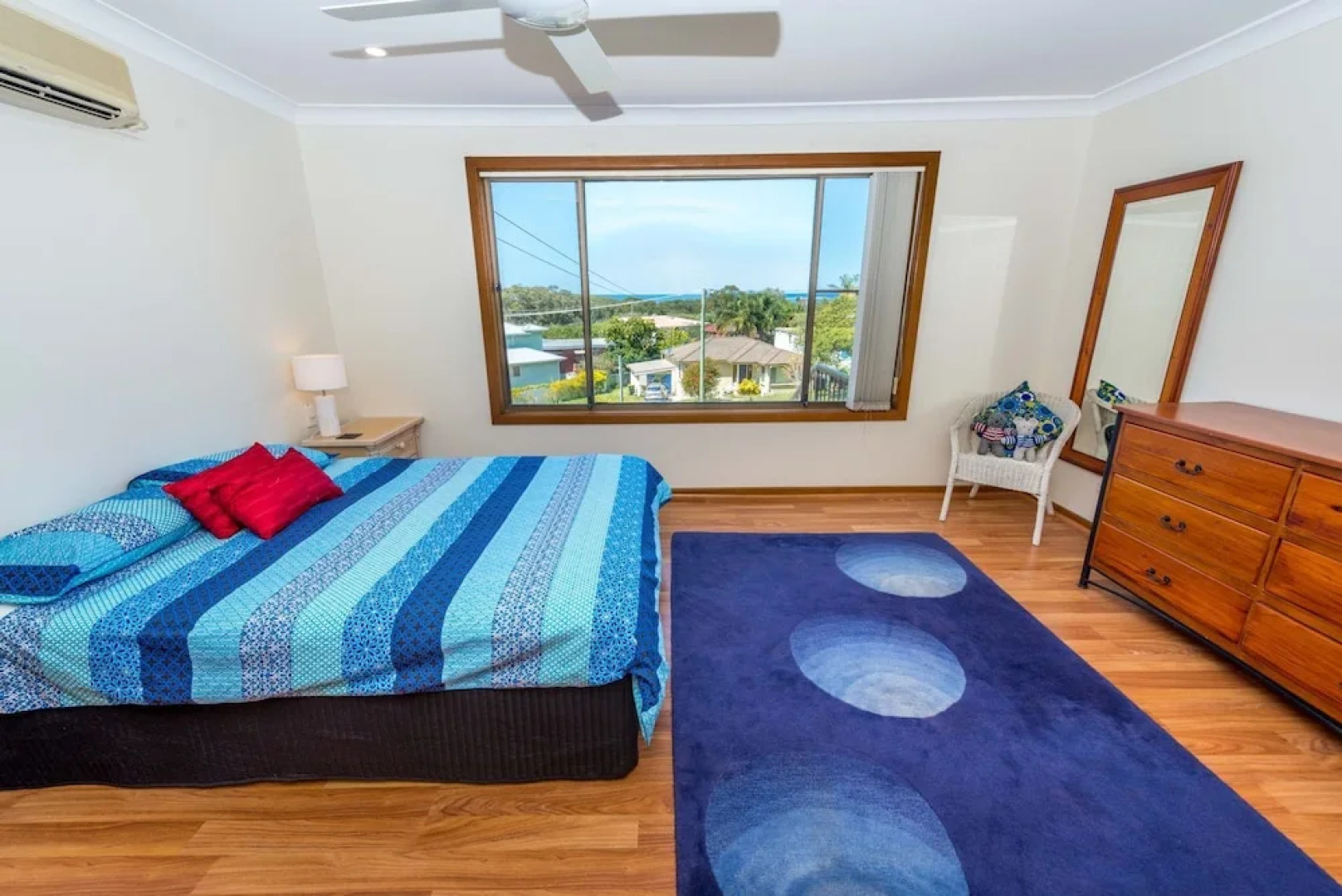Pet Friendly Lentara St 8 - Fingal Bay