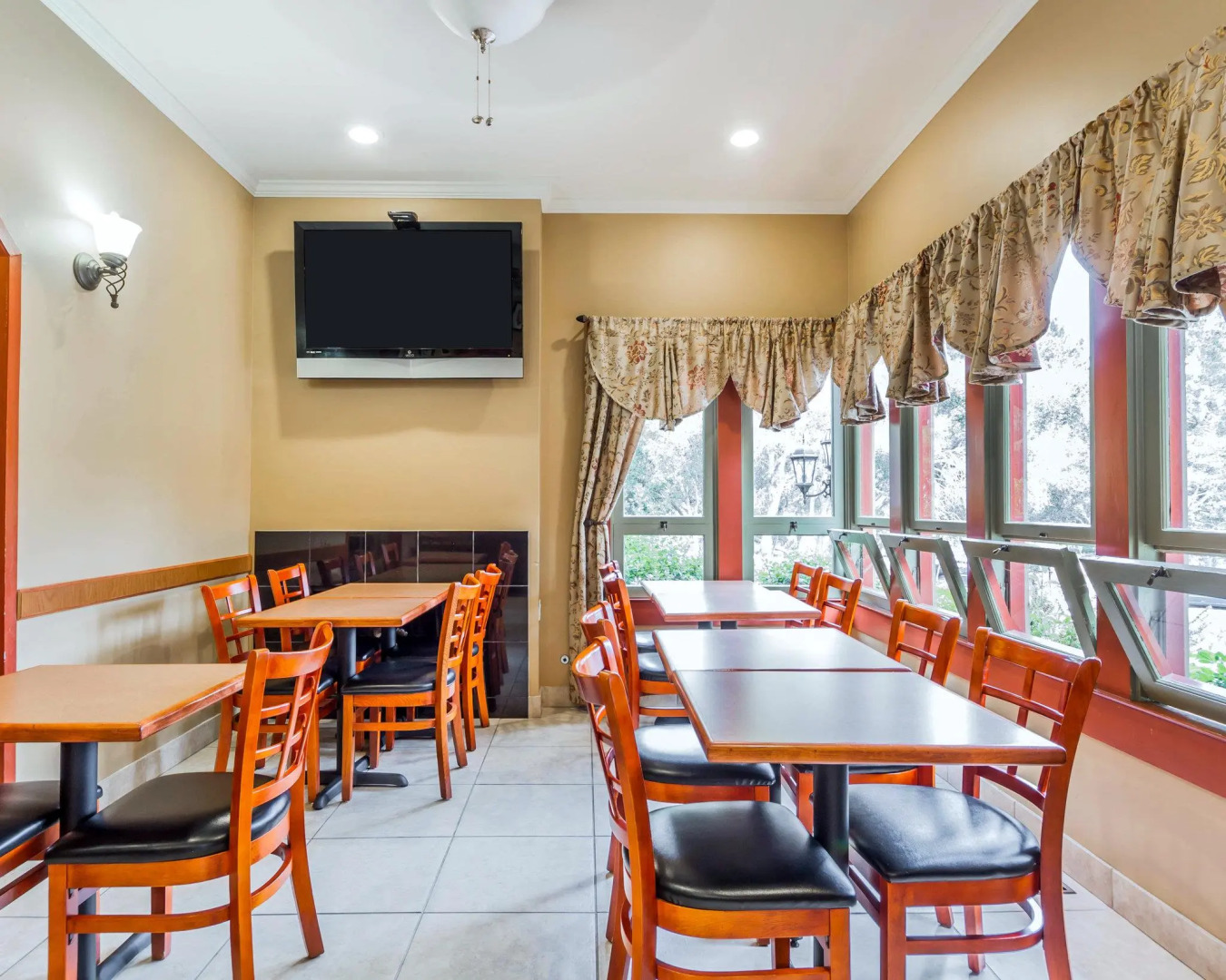 Comfort Inn Monterey Peninsula Airport