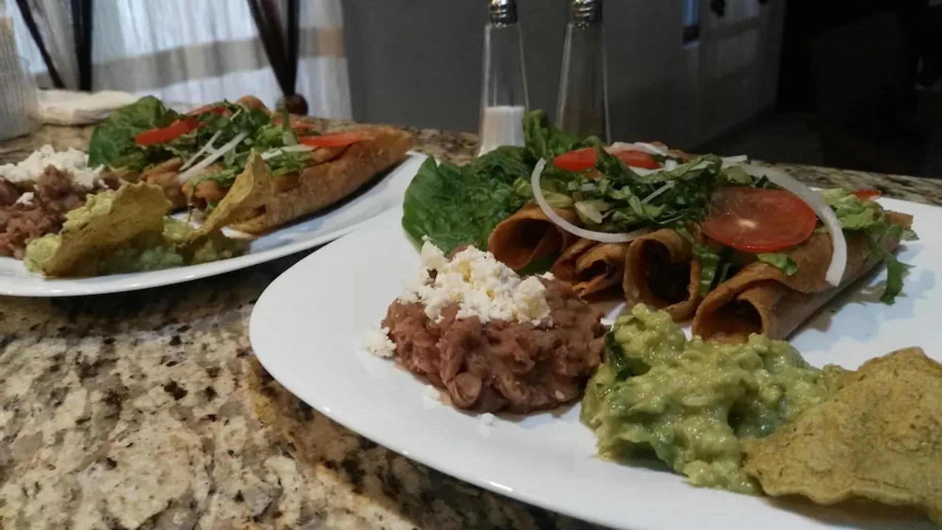 Lia Ajijic - Lakeside B&B