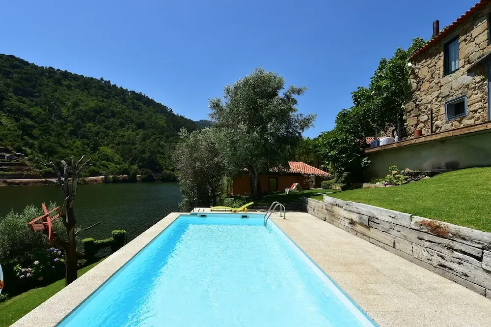 Casas De Pousadouro