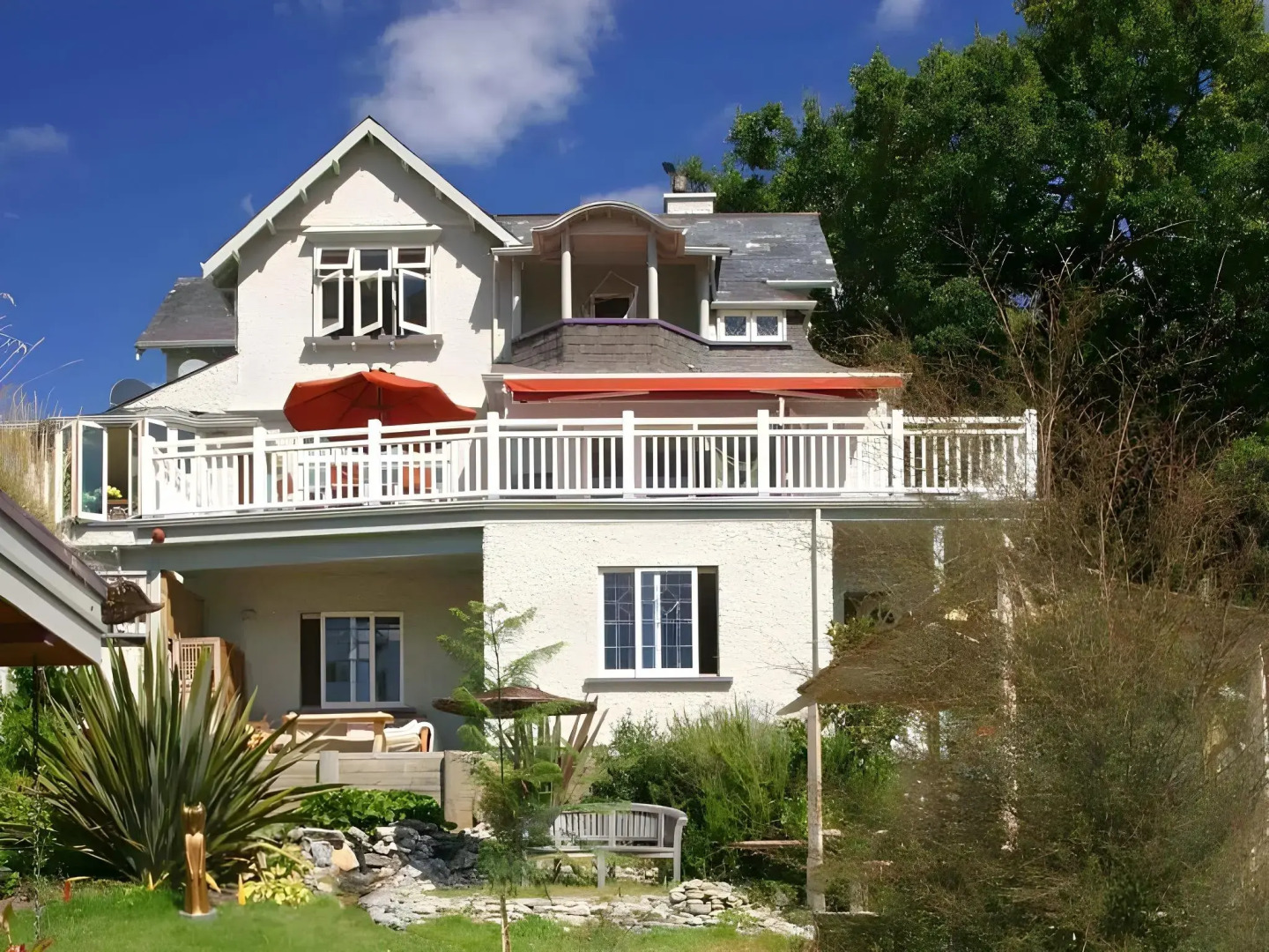 Joya Garden & Villa Studios