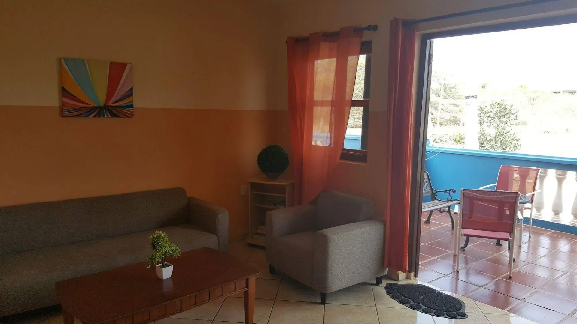 Sea Horizon Apartments (across from Mambo Beach)