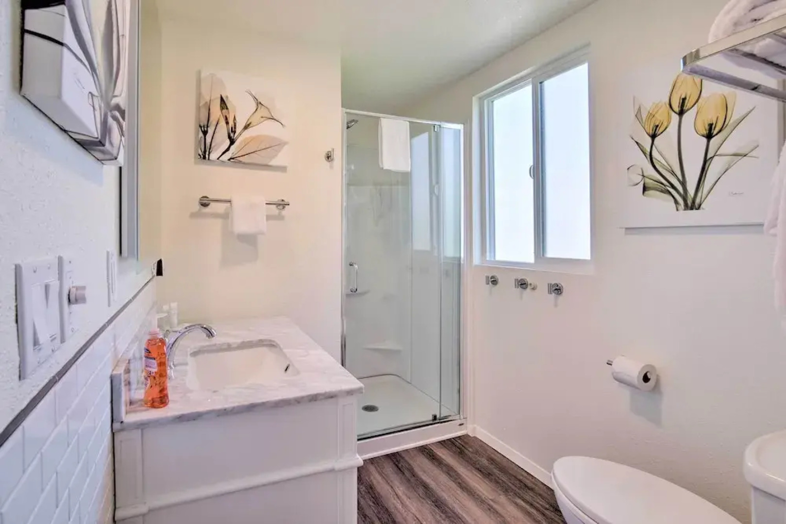 North Bend Home w/ Cornhole Court & Putting Green