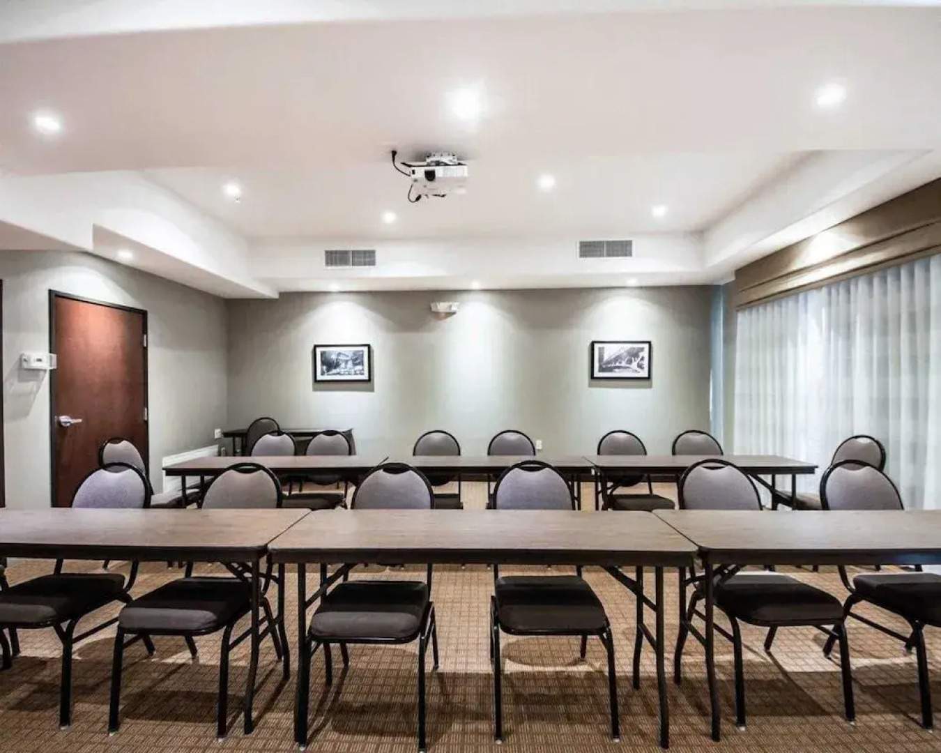 Sleep Inn & Suites Hennessey North