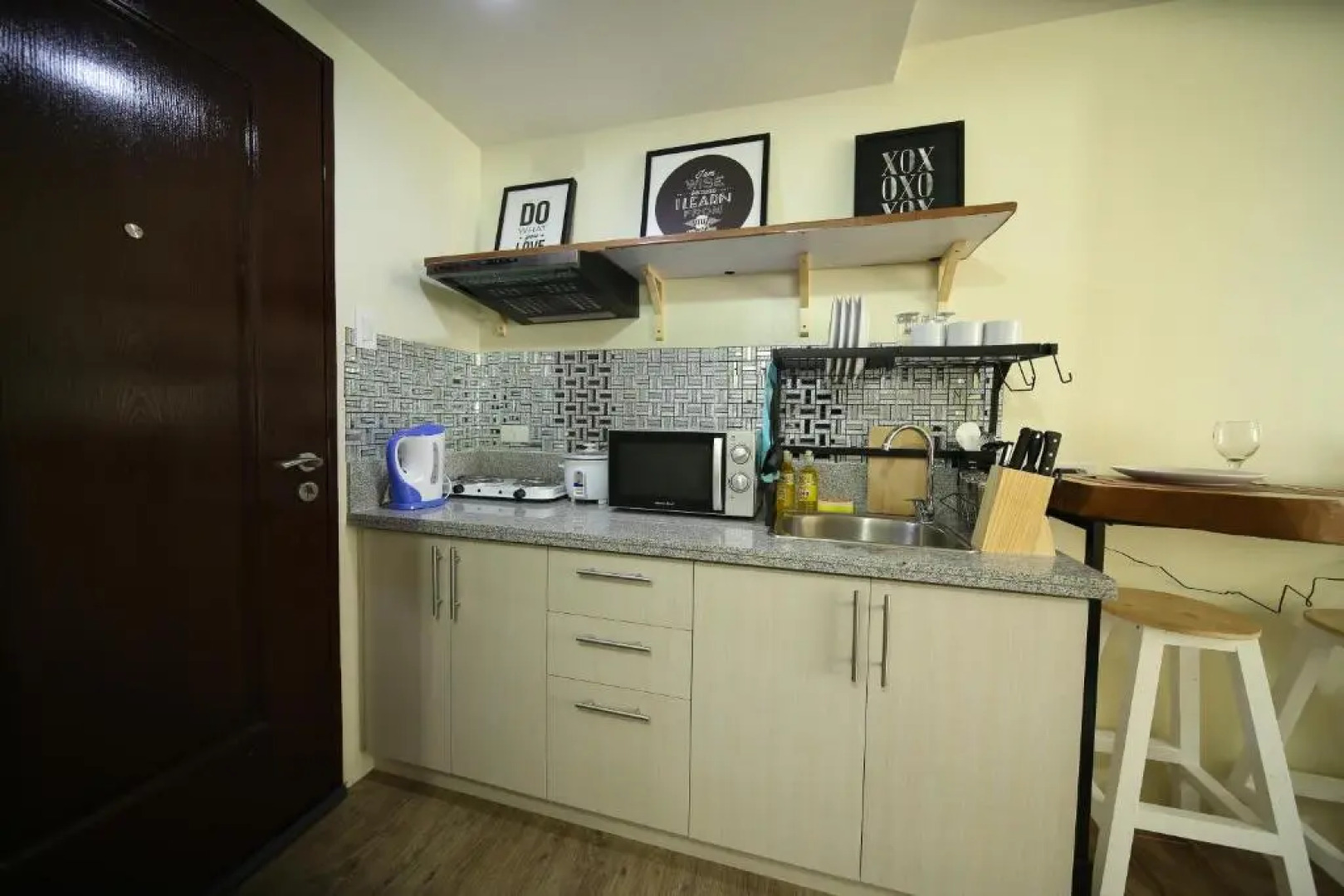 A2J Executive Studio Suite Near Enchanted Kingdom