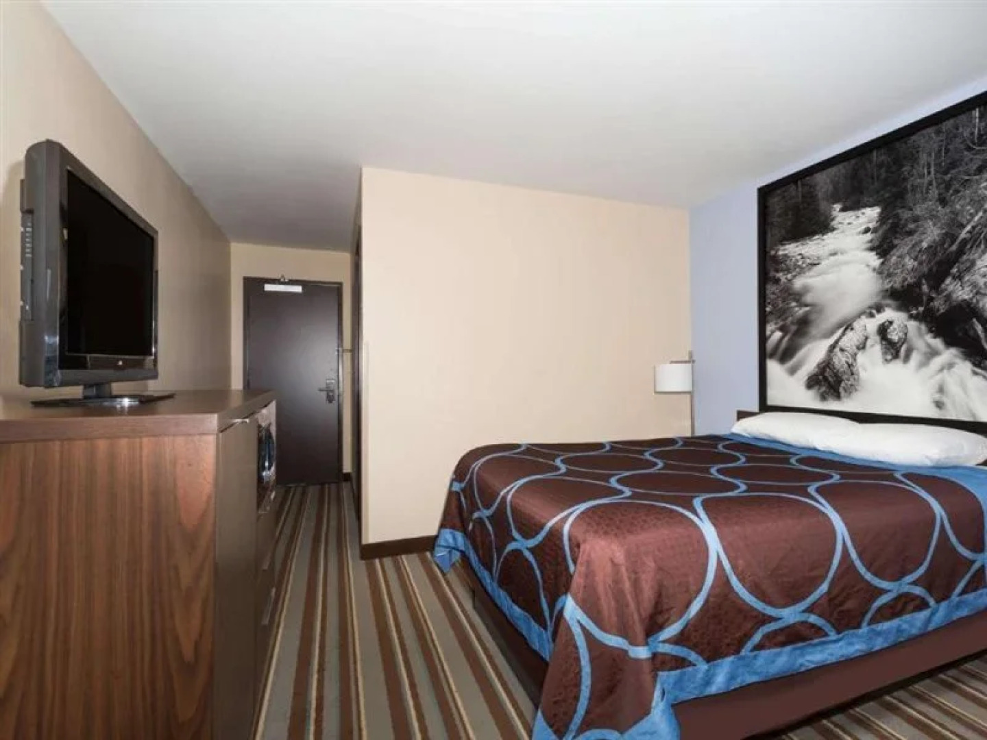 Super 8 By Wyndham Longmont/Twin Peaks