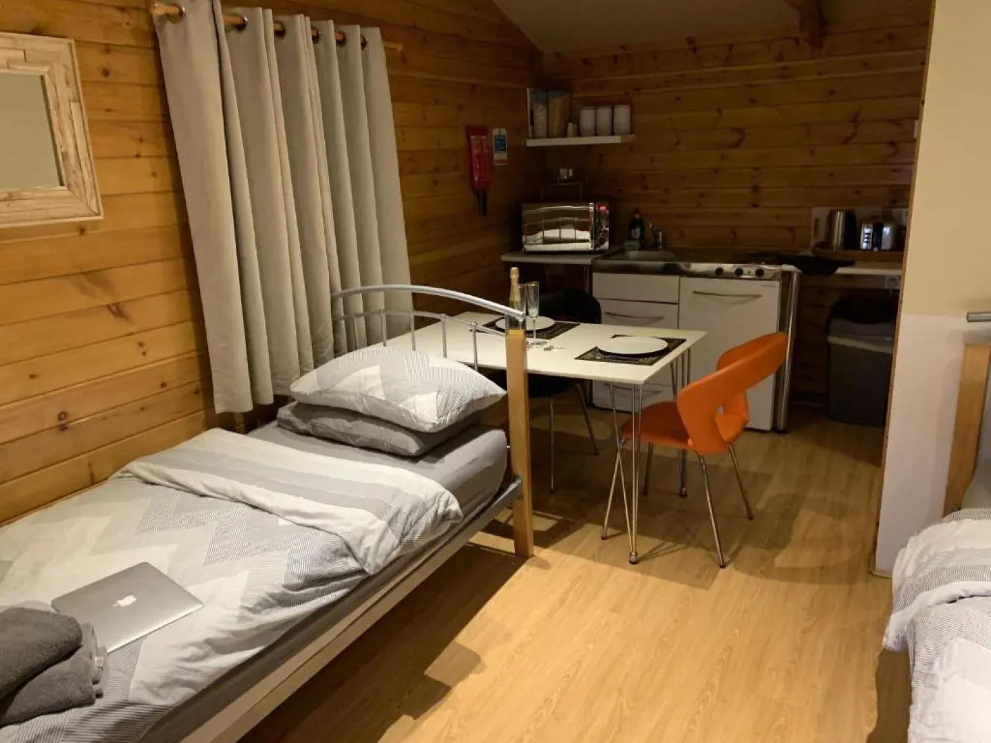 Southernwood - Garden Lodge 5