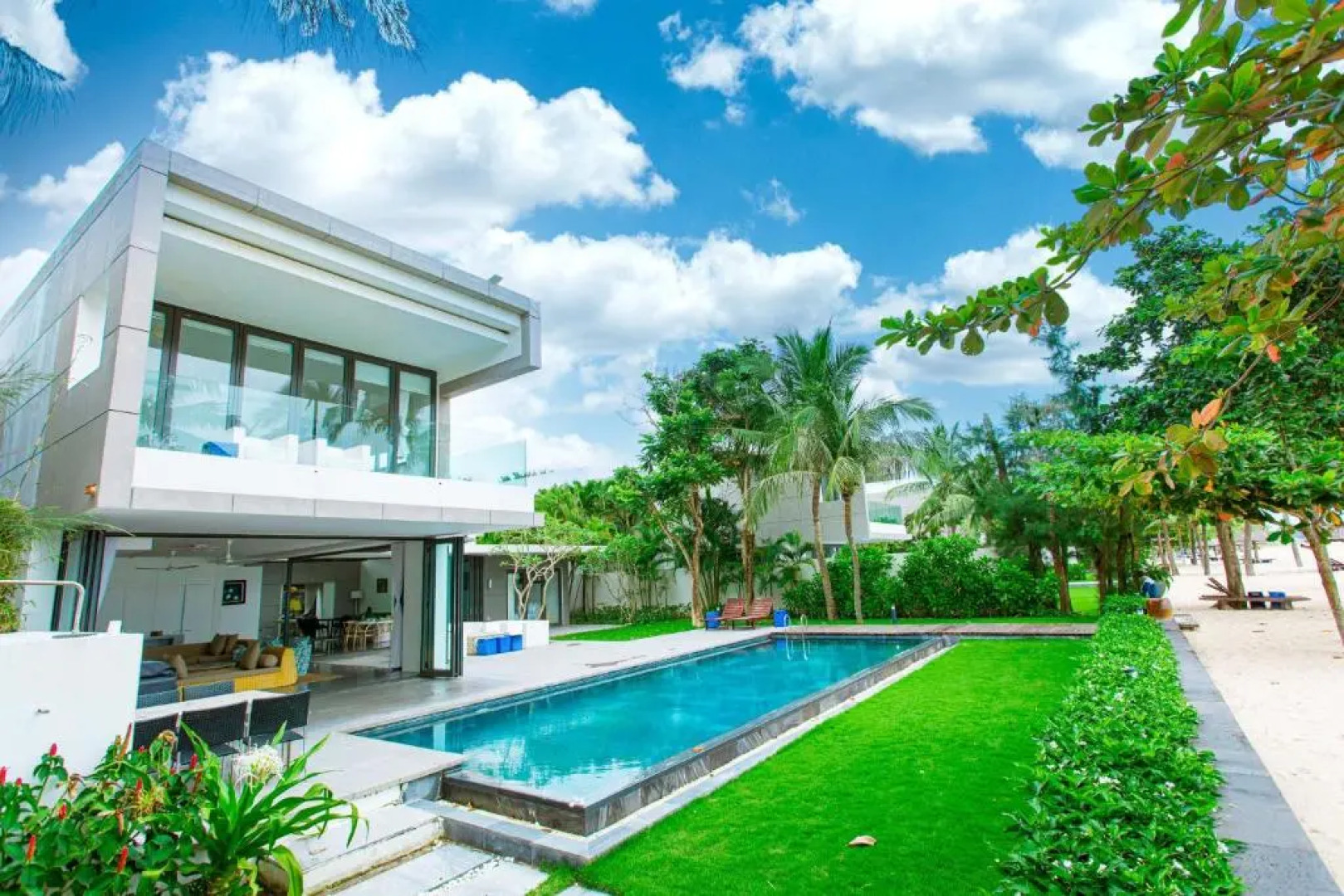 5BR Beachfront Villa 1000m2 Sanctuary Hồ Tràm