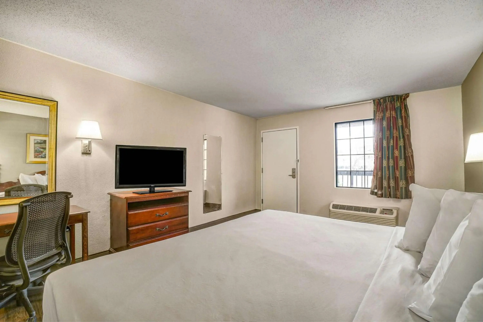 Motel 6 Lester, PA - Philadelphia Airport