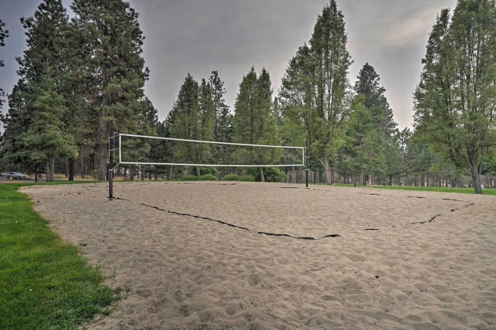 Klamath Falls Townhome w/ Deck & Resort Amenities!
