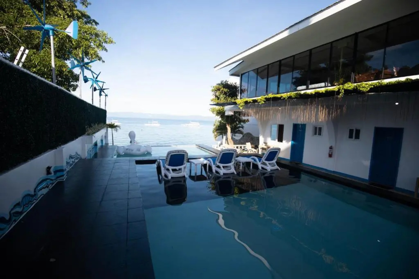 Pescadores Suites Moalboal